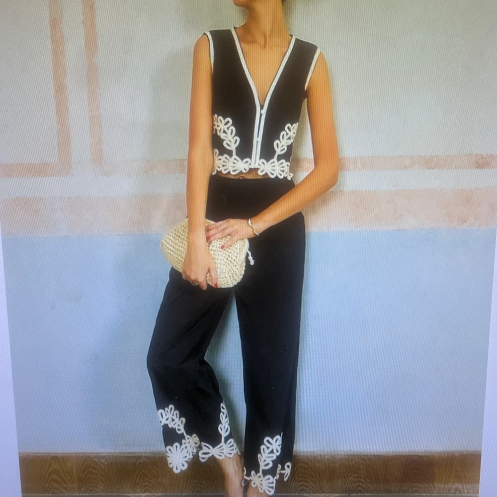 NWT Elegant Black and White Embroidered Pant & Vest set